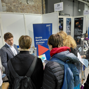 Bild: Frau Prof. Dr.-Ing. Jana Panašková Bild_Messe