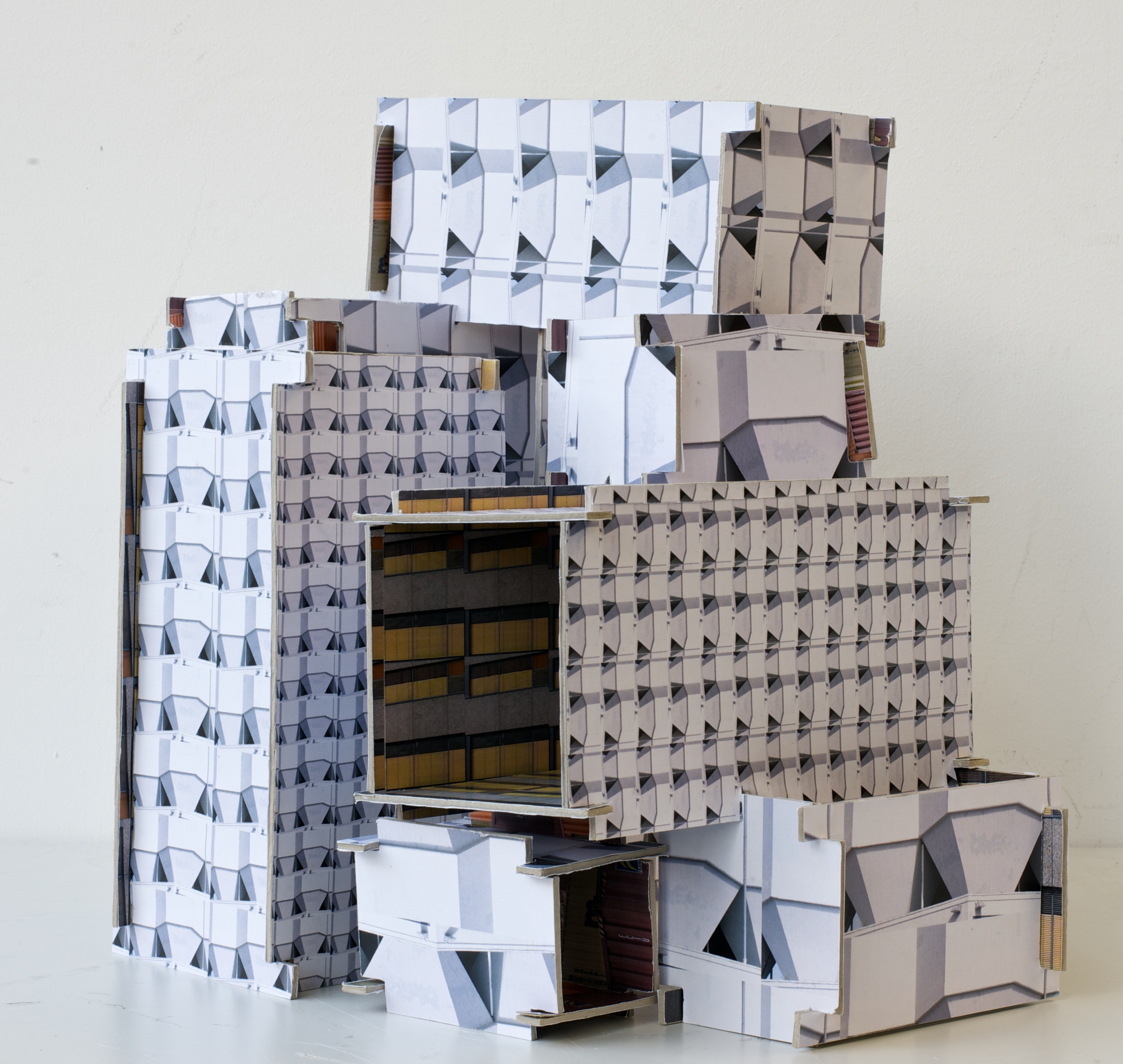 B01_House_of_Cards_Chung___Rost_WS19-20